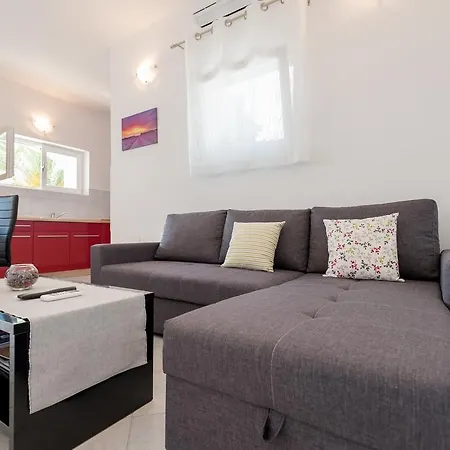 Rita Apartman *